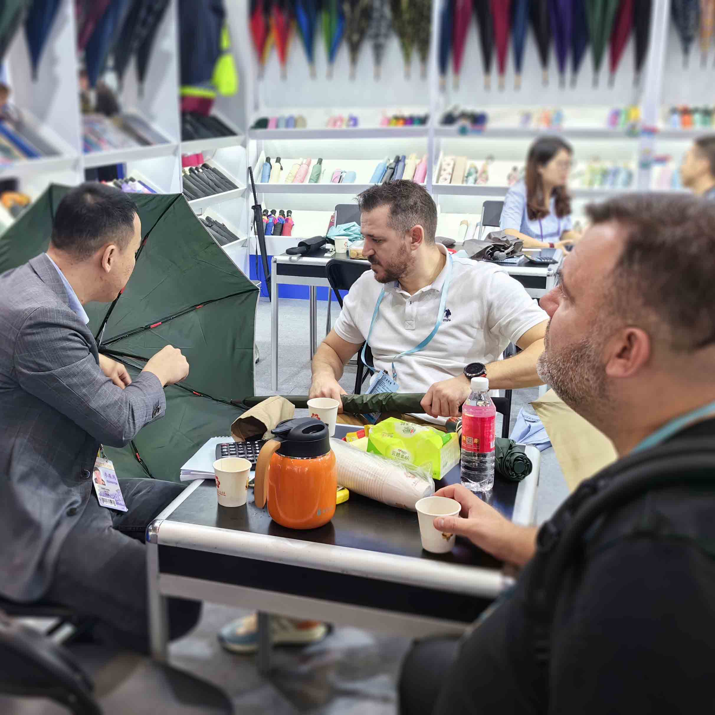優(yōu)安納傘業(yè)：品牌出海展實(shí)力，多元拓展贏未來(lái)